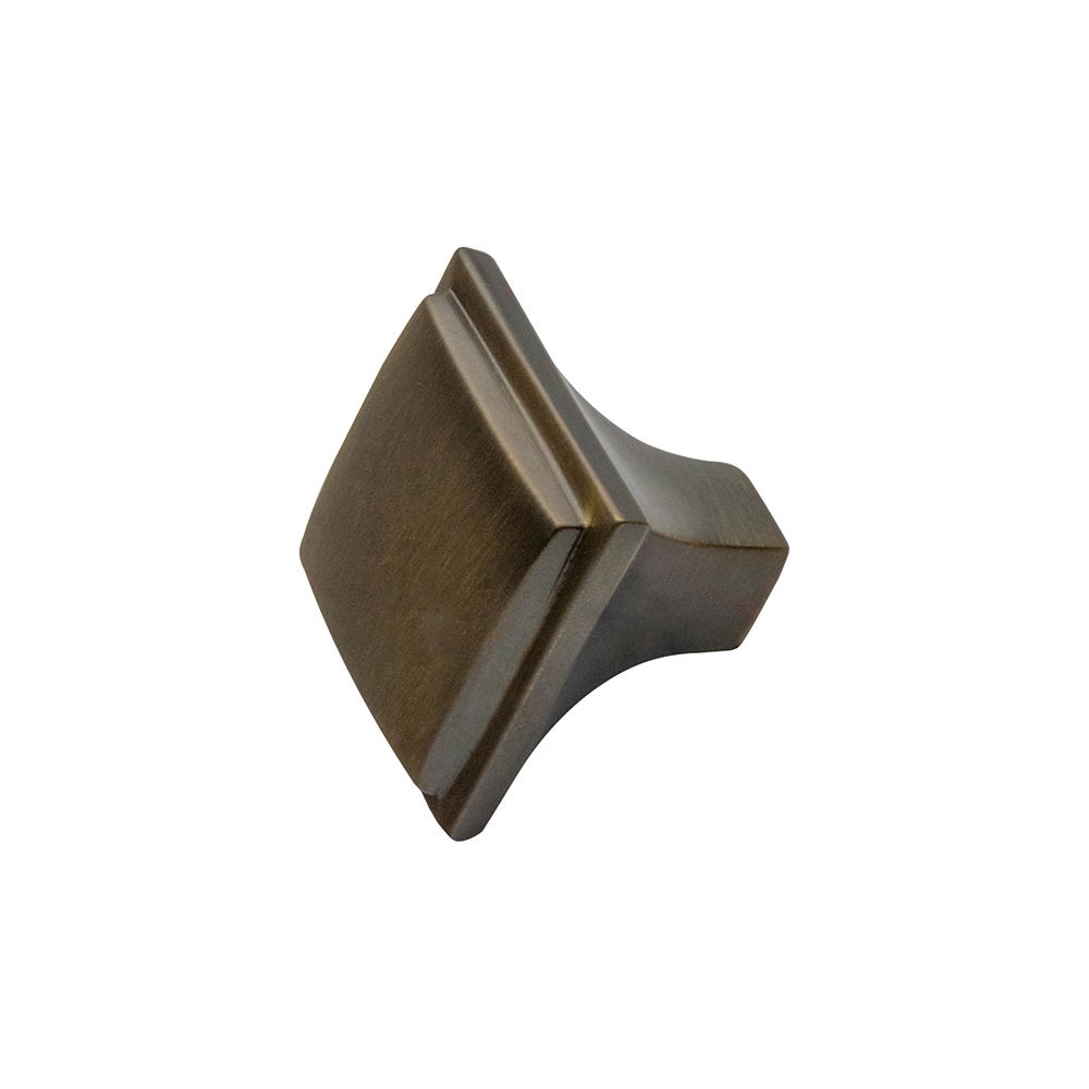 1-3/8″ Beaulieu Square Knob