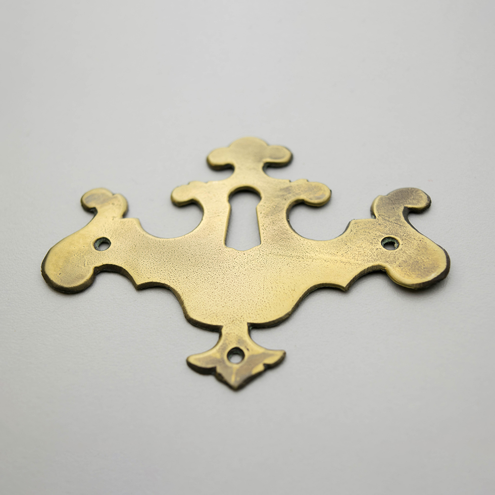 2-1/2″ LD-CH-96 Chippendale Escutcheon