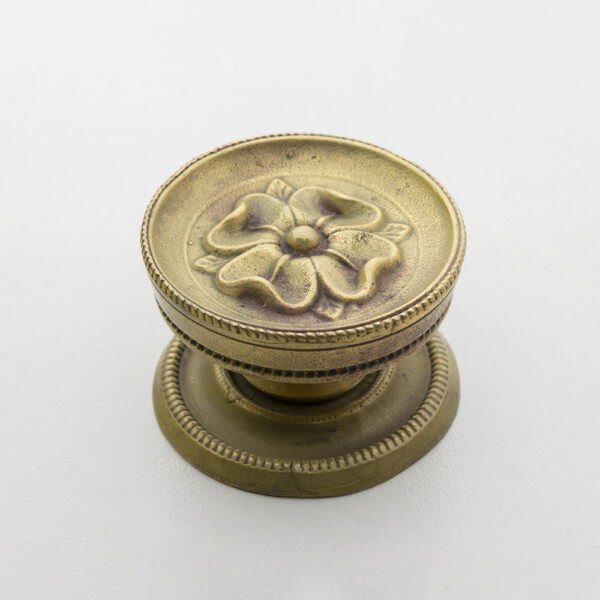 LD-SK-32 1-1/2" Sheraton Knob
