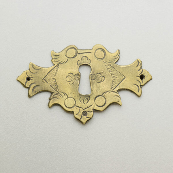 LD-WM-35 2-1/2" William & Mary Escutcheon