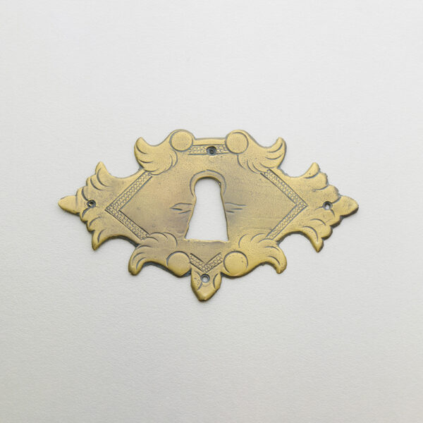 LD-WM-37 2-5/8" William & Mary Escutcheon