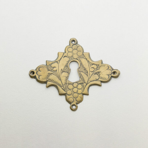 LD-WM-42 2-5/8" William & Mary Escutcheon