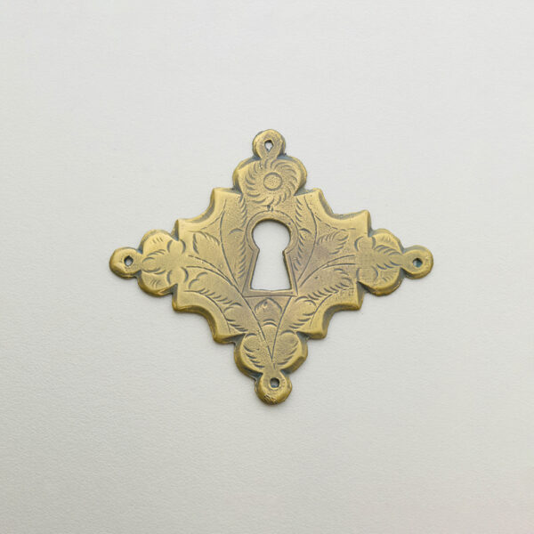 LD-WM-43 2-9/16" William & Mary Escutcheon