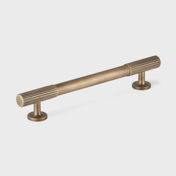 8-1/4" Leebank Pull