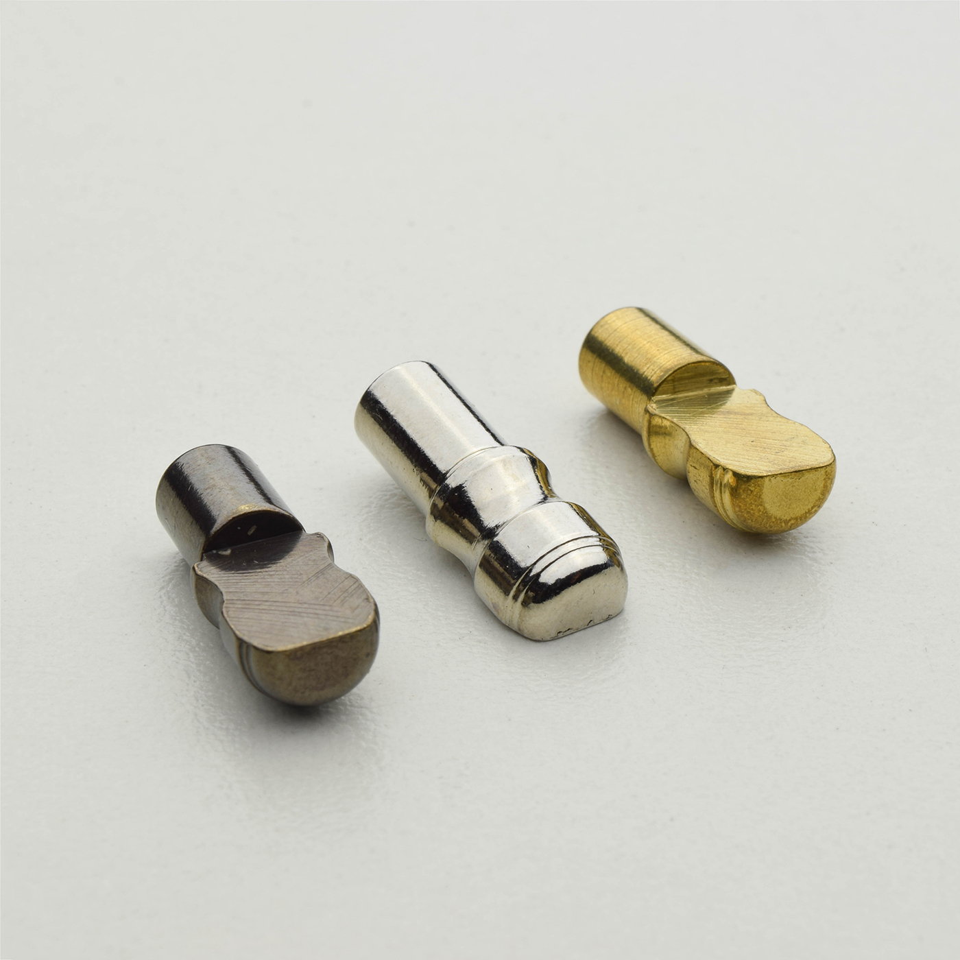 1/4″ Shelf Pegs Horton Brasses