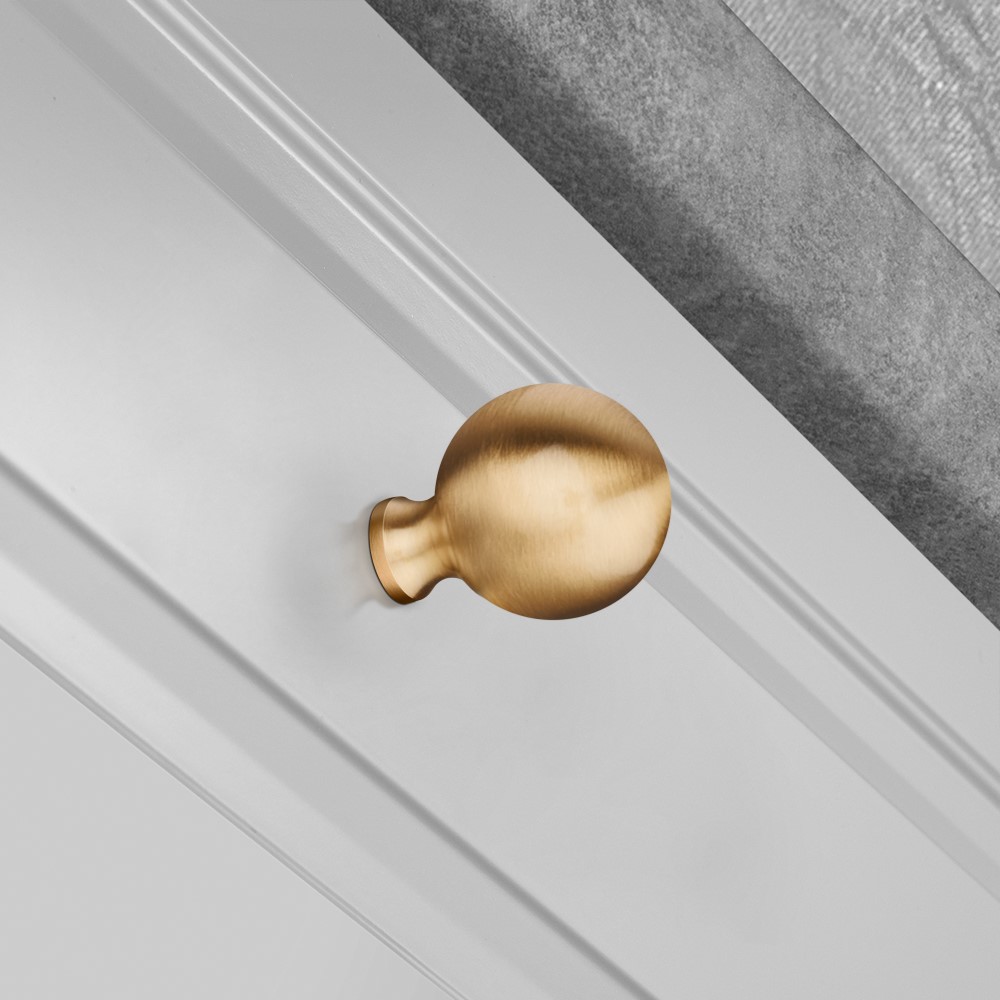 1-3/8″ Heathcote Knob