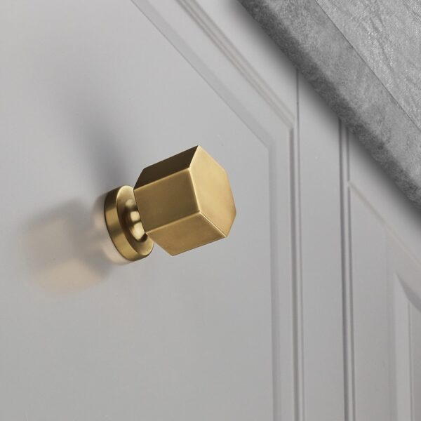 25/32" Hexad Knob