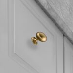 1-7/16" Leopard Oval Knob