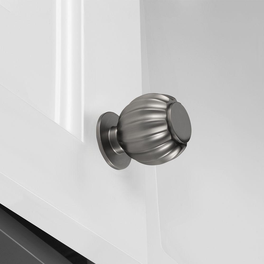 1-1/2" Rivoli Knob by MYOH