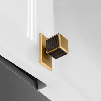 1 14 Odel Knob with Backplate by MYOH