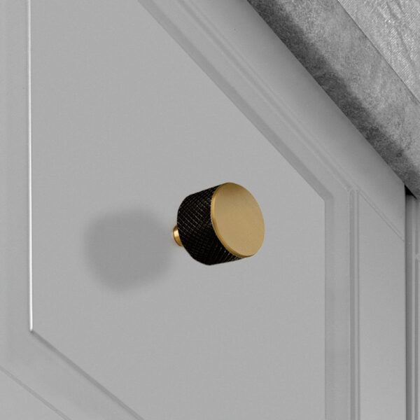 1-1/2" Svetlana Knob by MYOH