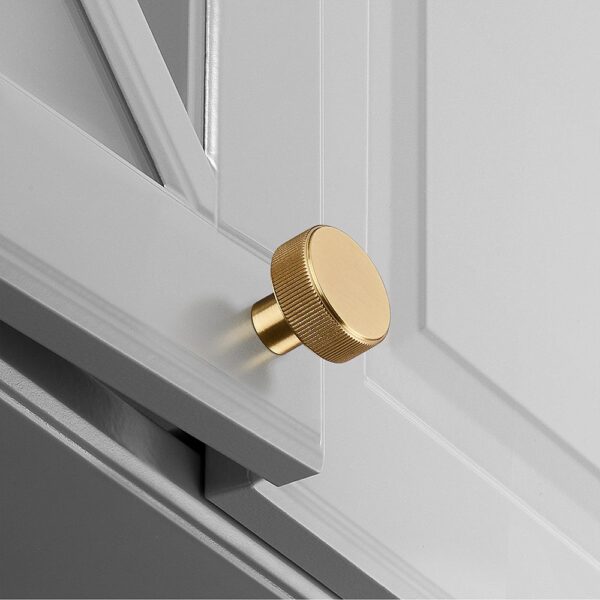 1-1/4" Bond Knob by MYOH