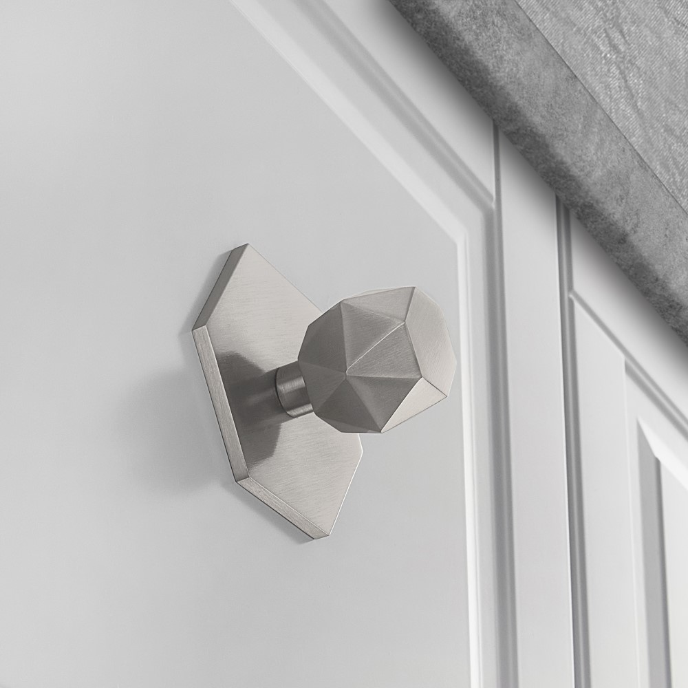 1-1/4" Albemarle Knob with Backplate by MYOH