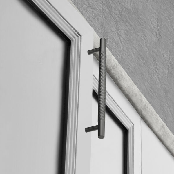 18" Jazz Bar Pull by MYOH