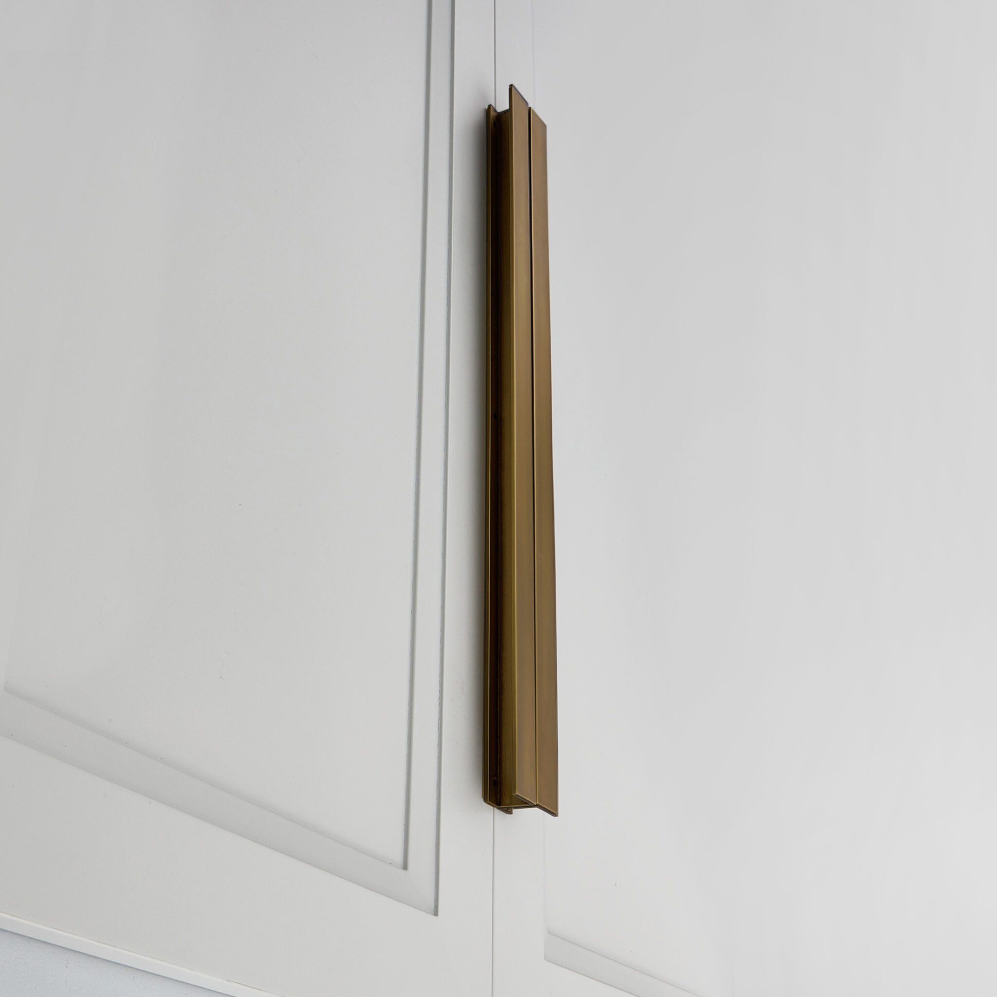 19" Livingston SBS Edge Pull by MYOH